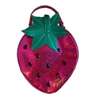 Betsy Johnson Strawberry Sparkle Lunch Box